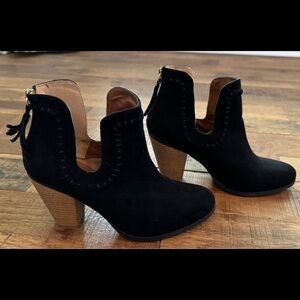 Qupid Ankle Booties
